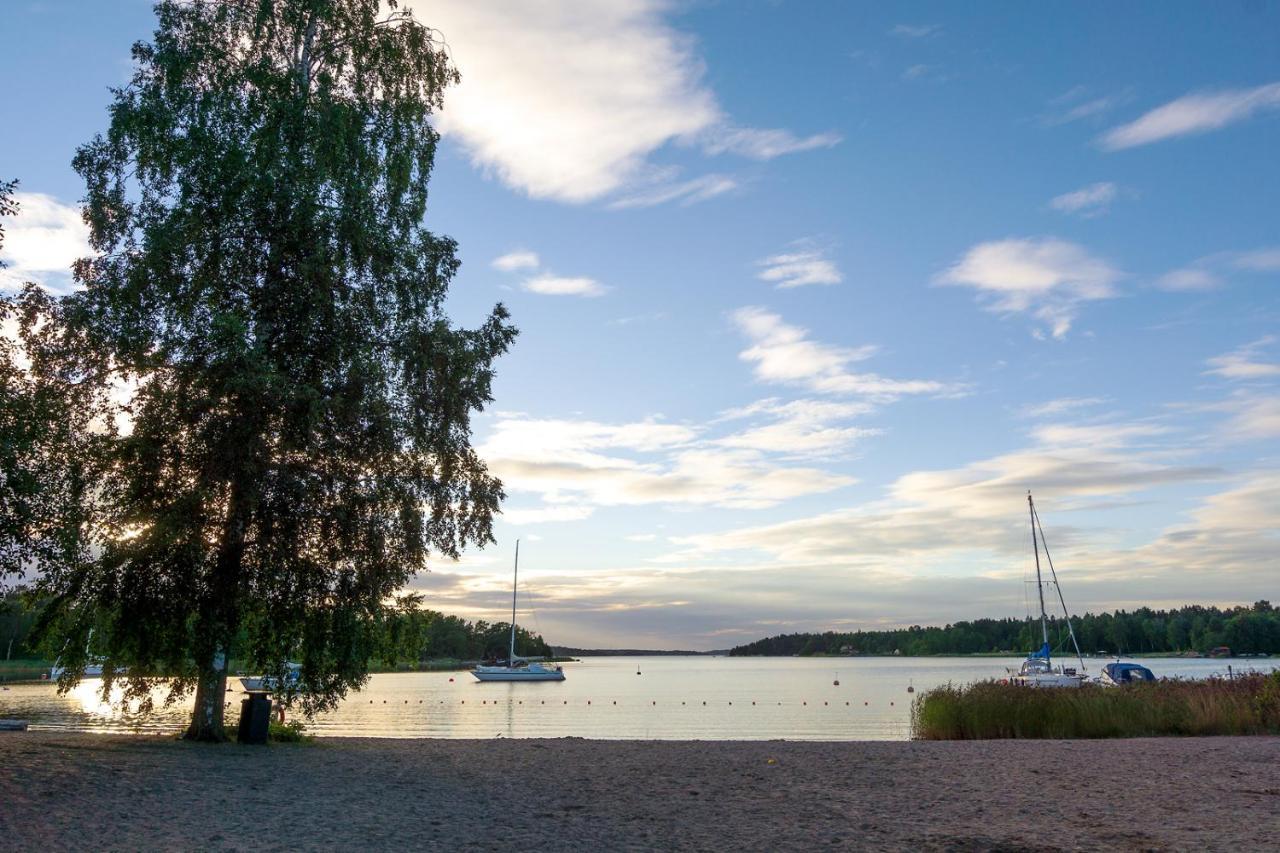 Vita Grindarna / Djuroe Havsbad Villa Djurhamn Exterior photo